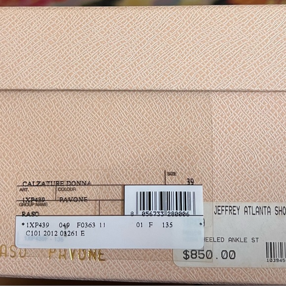 Prada heels - Picture 4 of 9